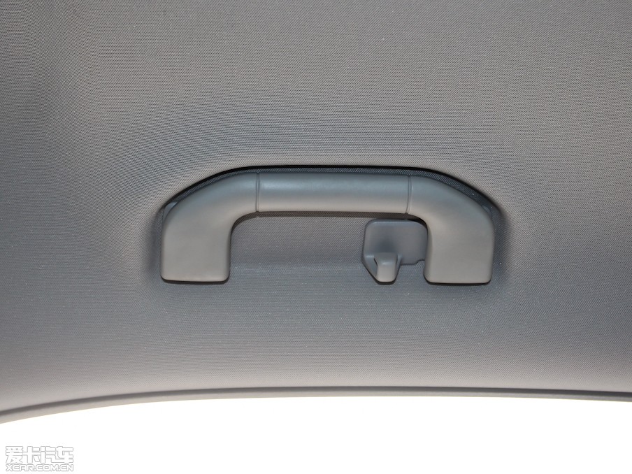 2013YE E 260L CGIŰ