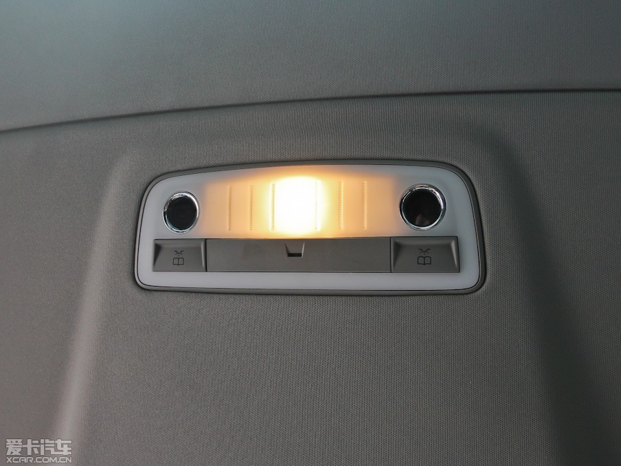 2013YE E 260L CGIŰ