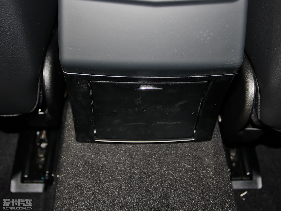 2013YE E 260L CGIŰ