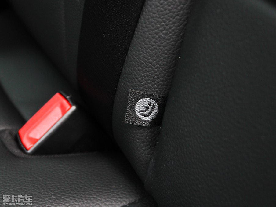 2013YE E 260L CGIŰ