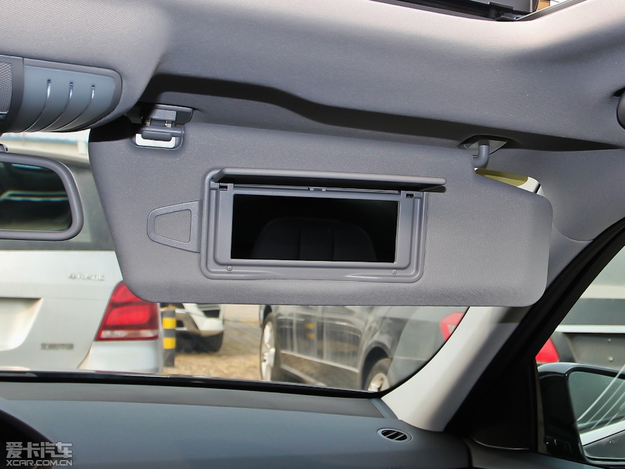 2013YE E 260L CGIŰ