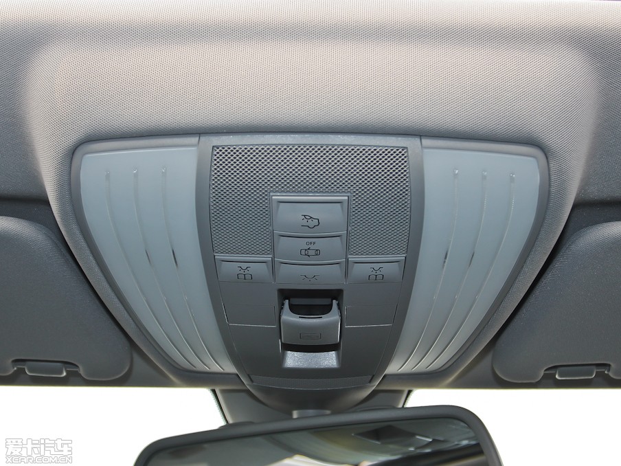 2013YE E 260L CGIŰ