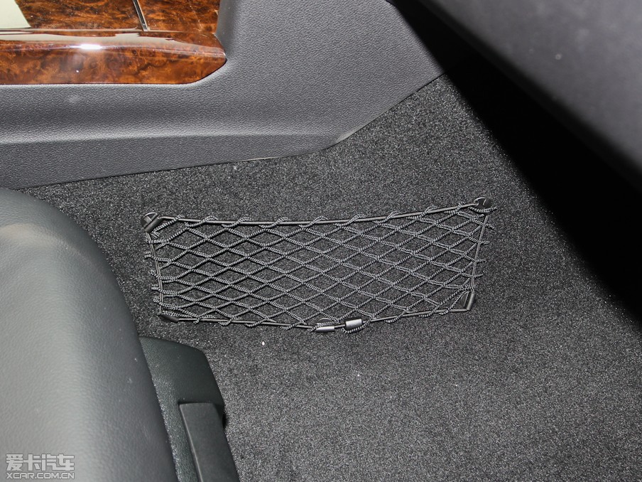 2013YE E 260L CGIŰ