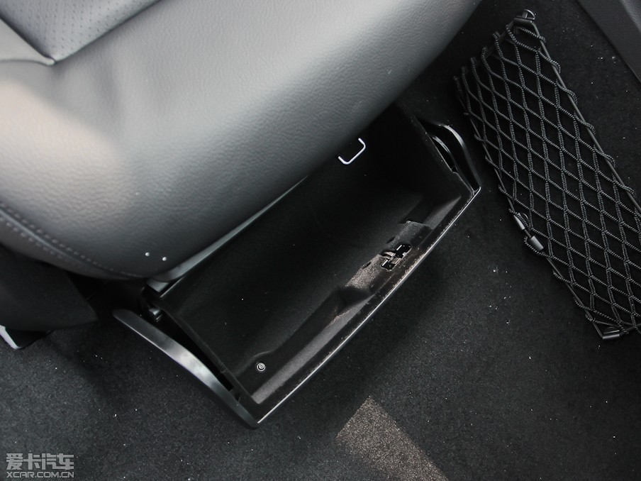 2013YE E 260L CGIŰ