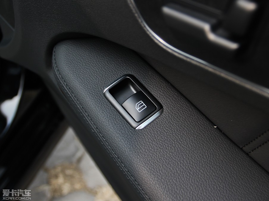 2013YE E 260L CGIŰ