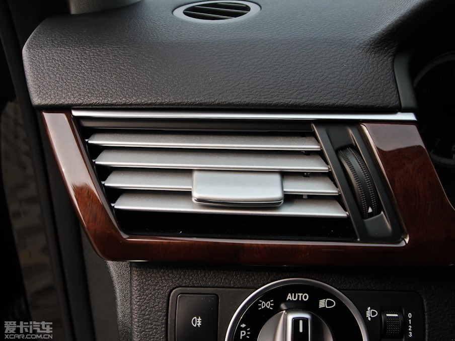 2013YE E 260L CGI(yu)Ű