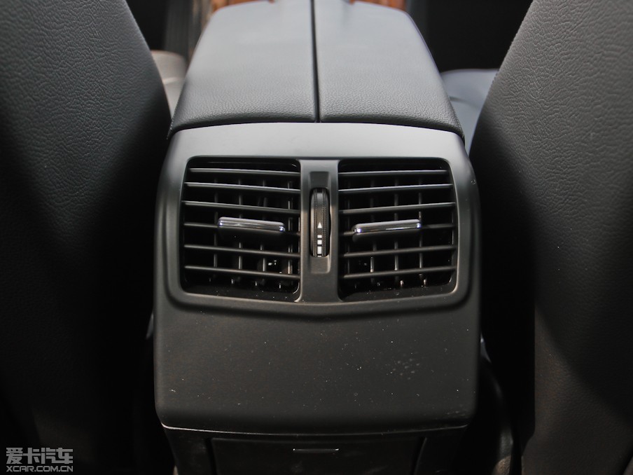 2013YE E 260L CGIŰ