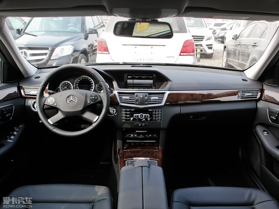 2013YE E 260L CGIŰ