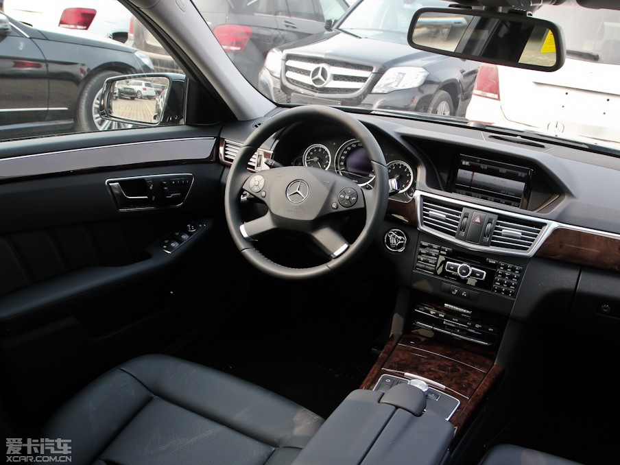 2013YE E 260L CGIŰ