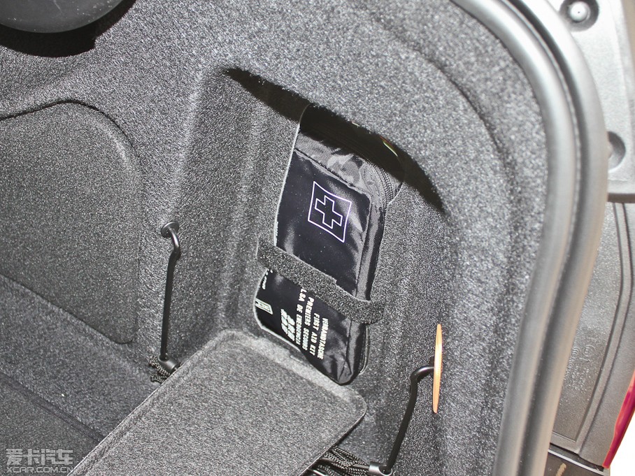 2013YE(j) E 260L CGIr(sh)а