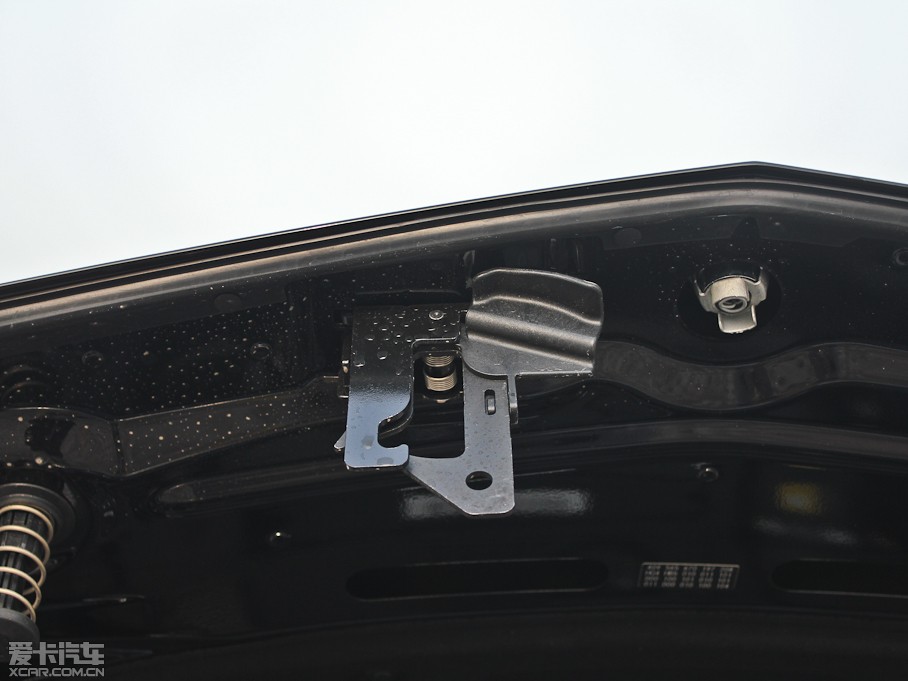 2013YE(j) E 260L CGIr(sh)а