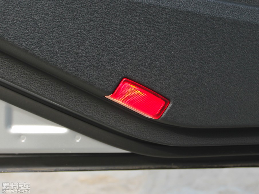 2013YE E 300L (yu)Ű