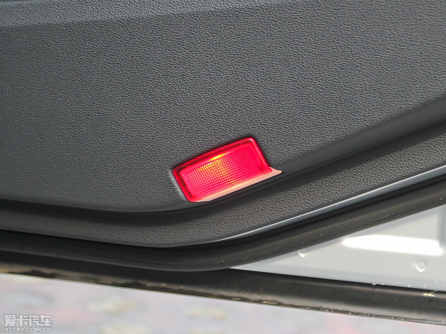 2013YE(j) E 300L (yu)Ű