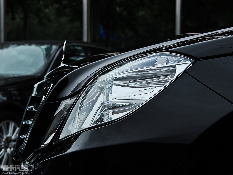 2013YE E 300L rкA