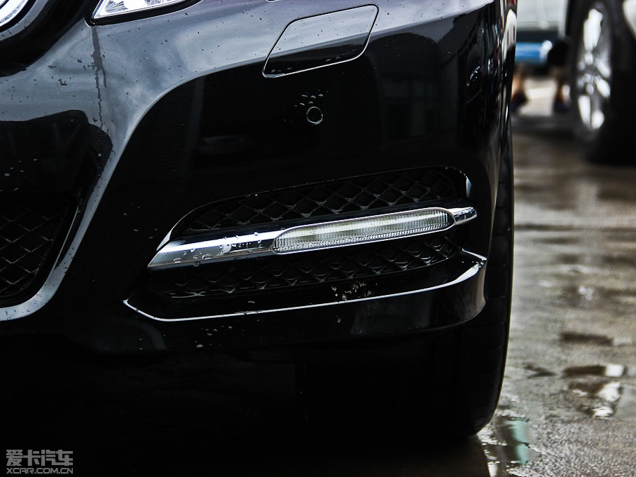 2013��YE�� E 300L �r�к��A��