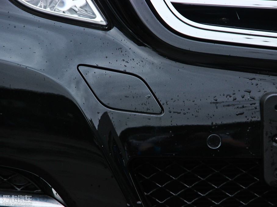 2013��YE�� E 300L �r�к��A��