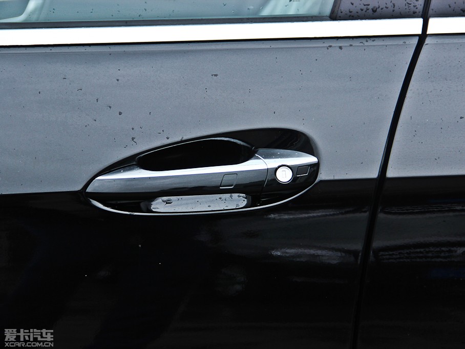 2013��YE�� E 300L �r�к��A��