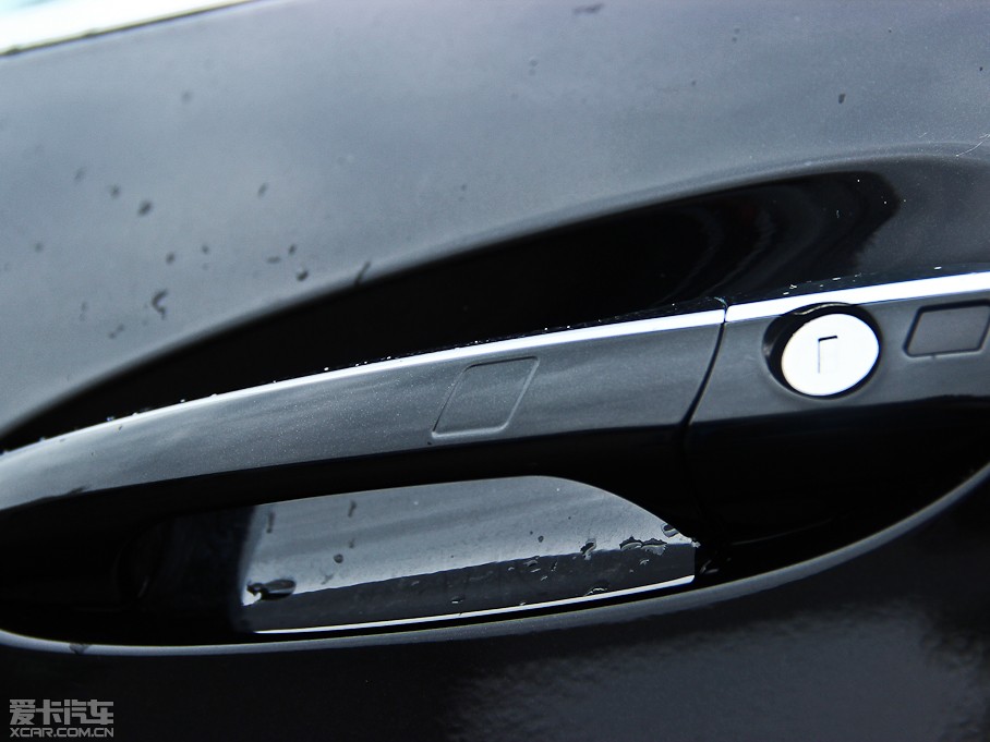 2013��YE�� E 300L �r�к��A��