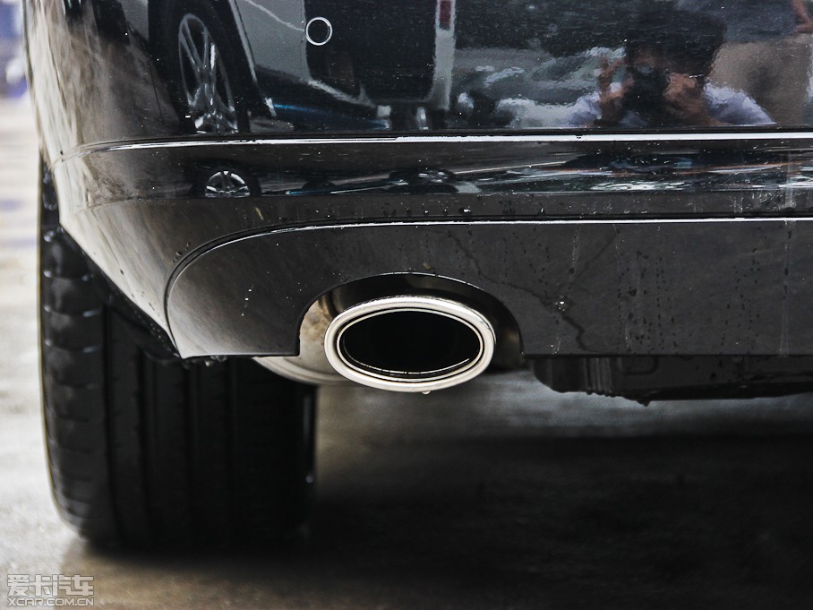 2013��YE�� E 300L �r�к��A��