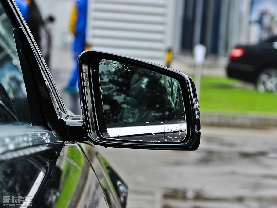 2013YE E 300L rкA