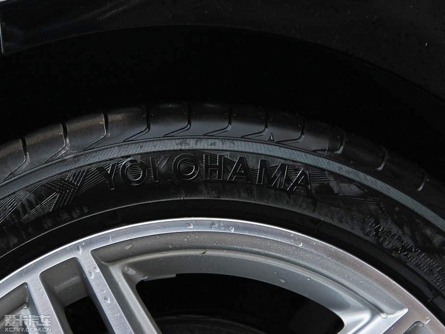 2013��YE��(j��) E 300L �r(sh��)�к��A��