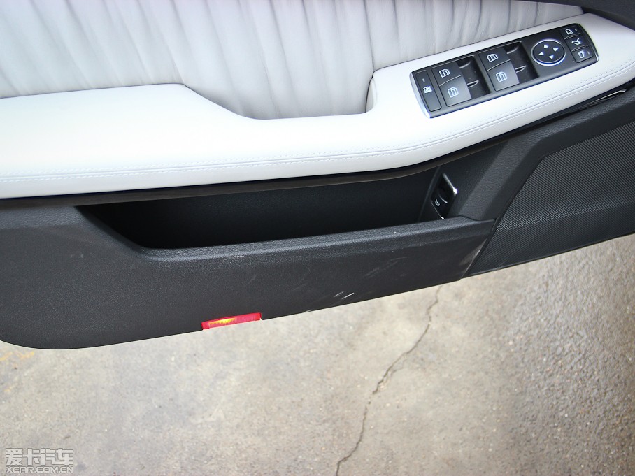 2013YE E 300L rкA