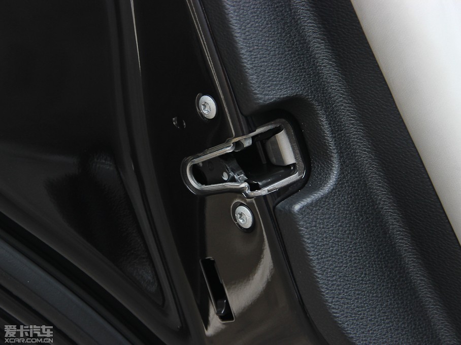 2013YE E 300L rкA