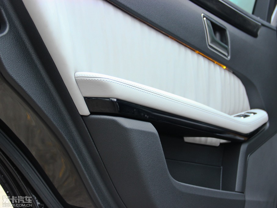 2013YE E 300L rкA