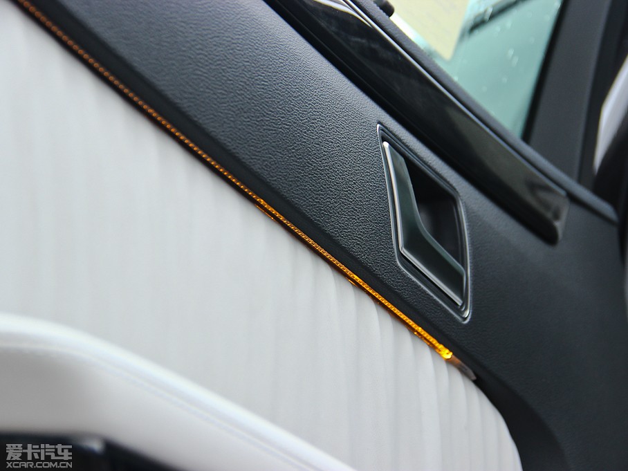 2013YE E 300L rкA