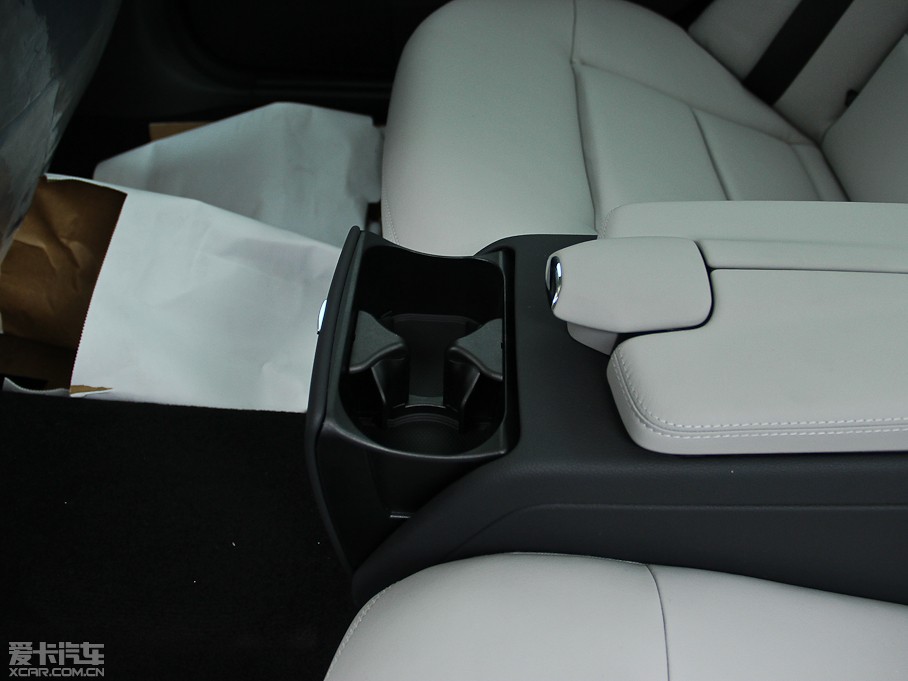 2013YE E 300L rкA