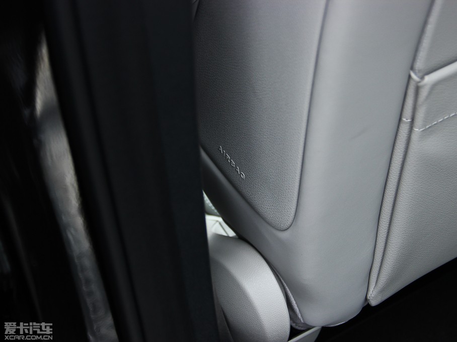 2013YE E 300L rкA