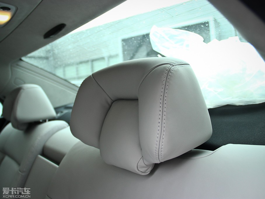 2013YE E 300L rкA