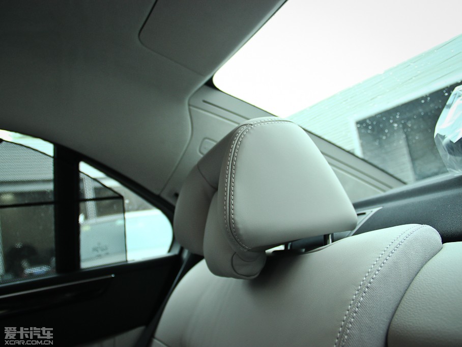 2013YE E 300L rкA