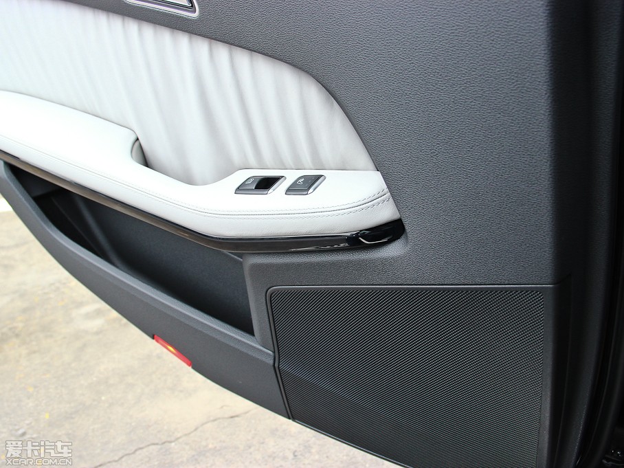 2013YE E 300L rкA