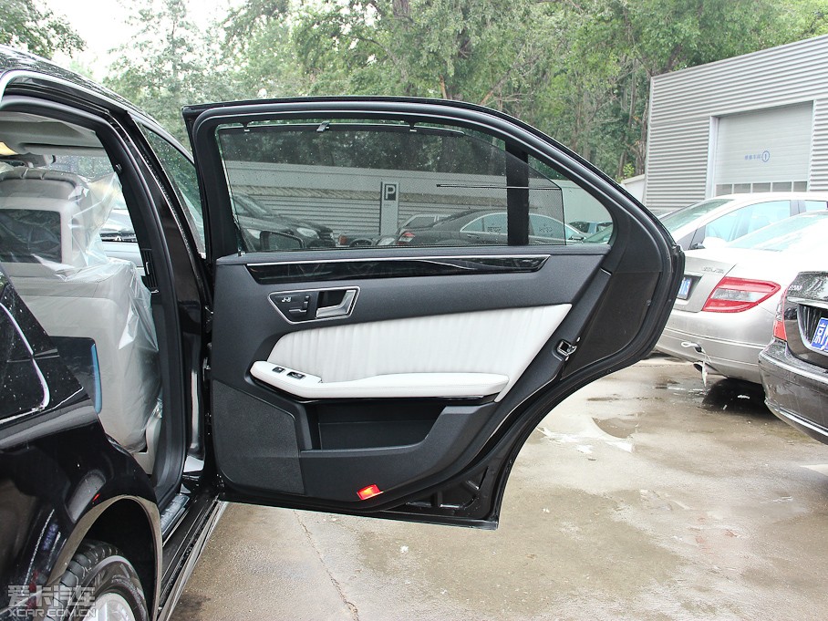 2013YE E 300L rкA