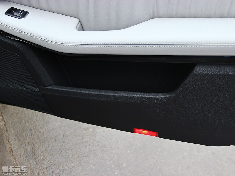 2013YE E 300L rкA