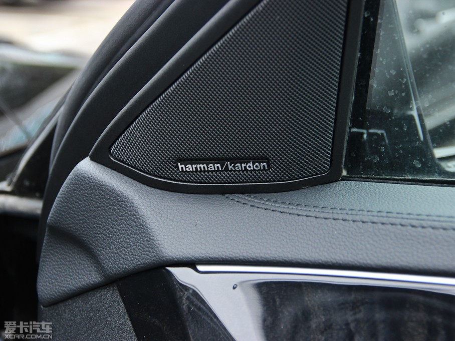 2013YE E 300L rкA