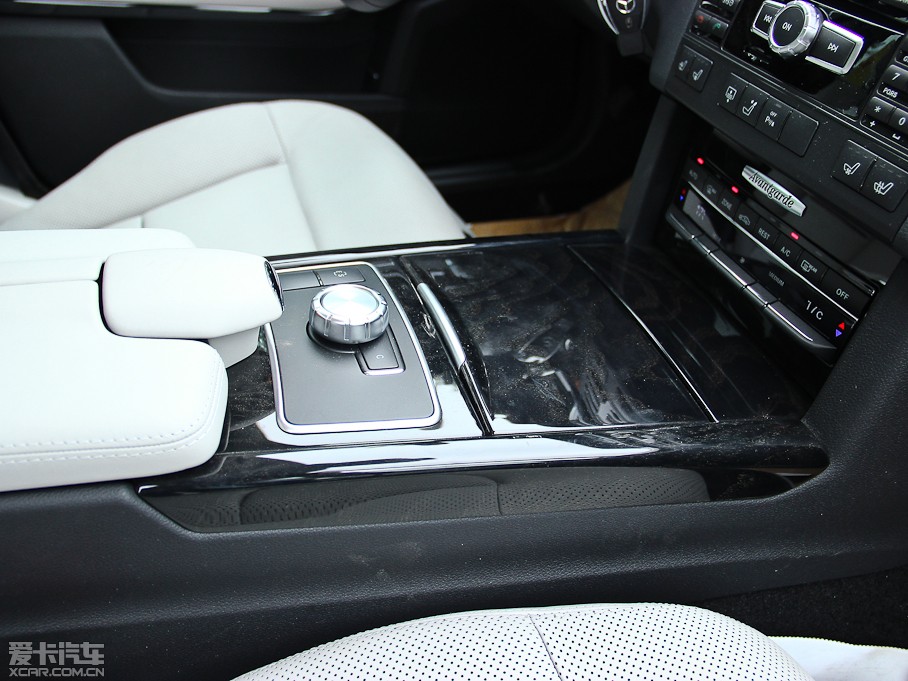 2013YE E 300L rкA