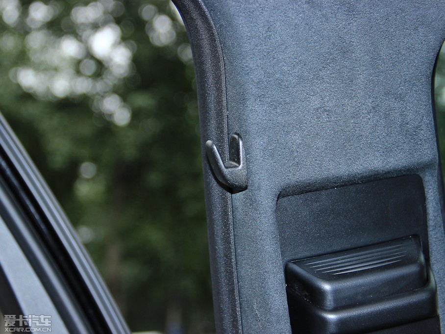 2013YE E 300L rкA