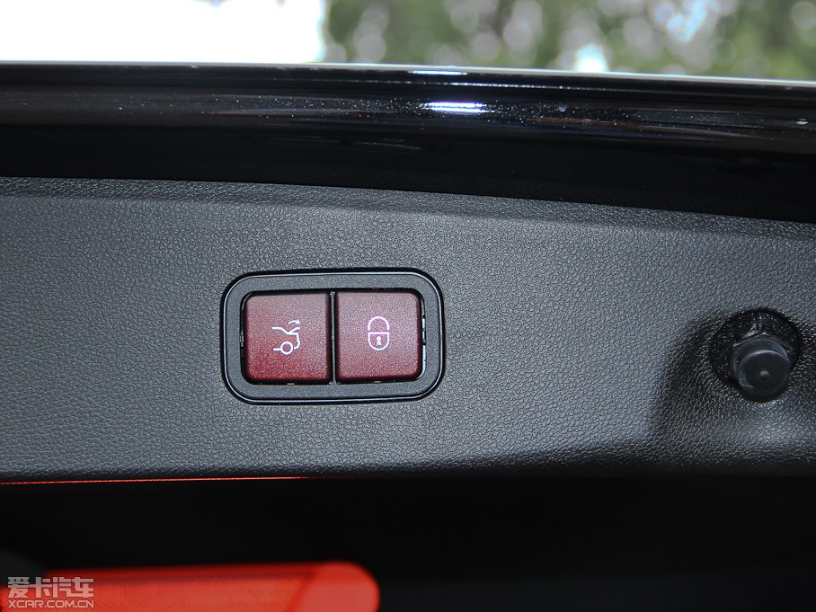 2013YE E 300L rкA