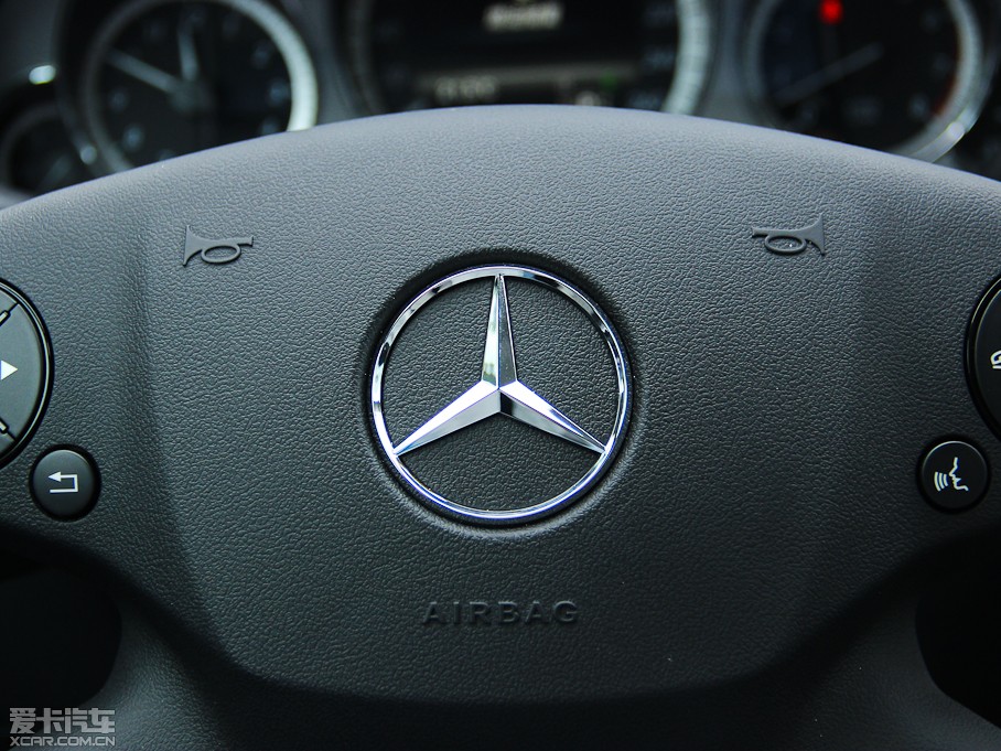 2013YE E 300L rкA