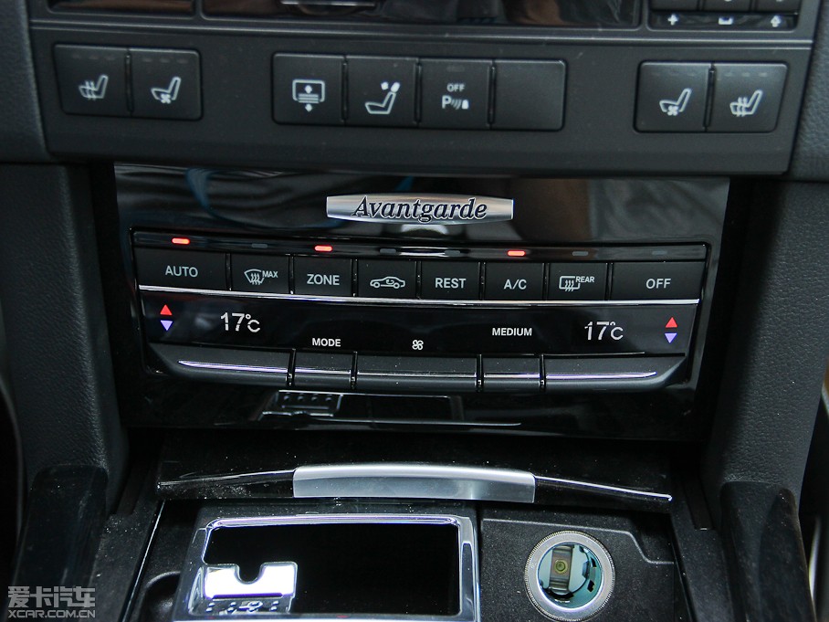 2013YE E 300L rкA