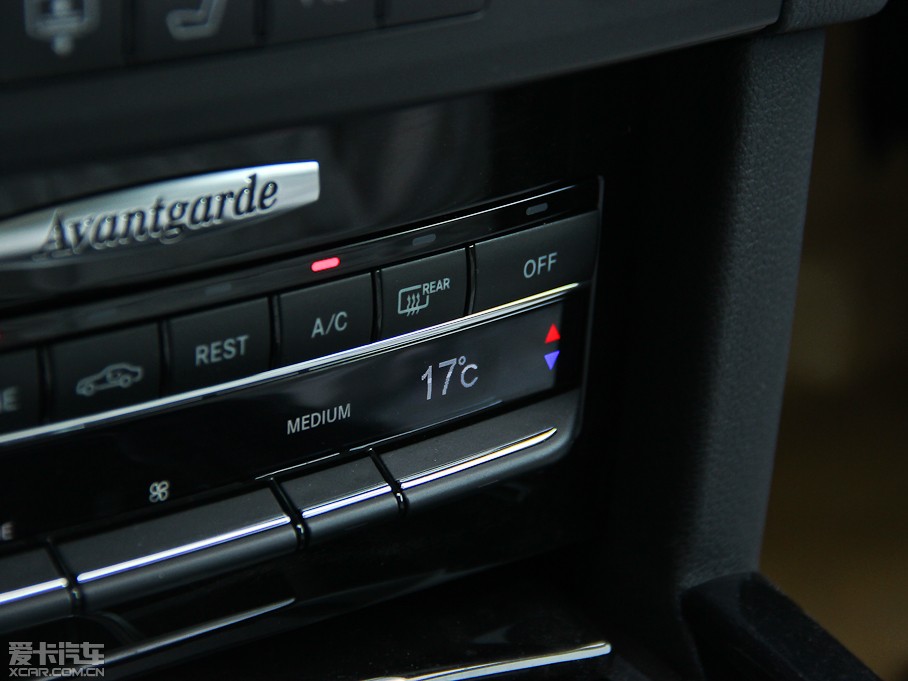 2013YE E 300L rкA