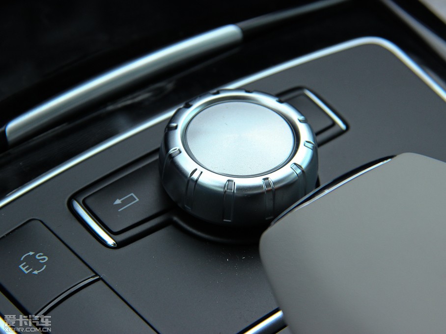 2013YE E 300L rкA