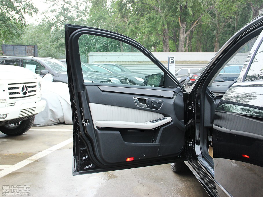 2013YE E 300L rкA