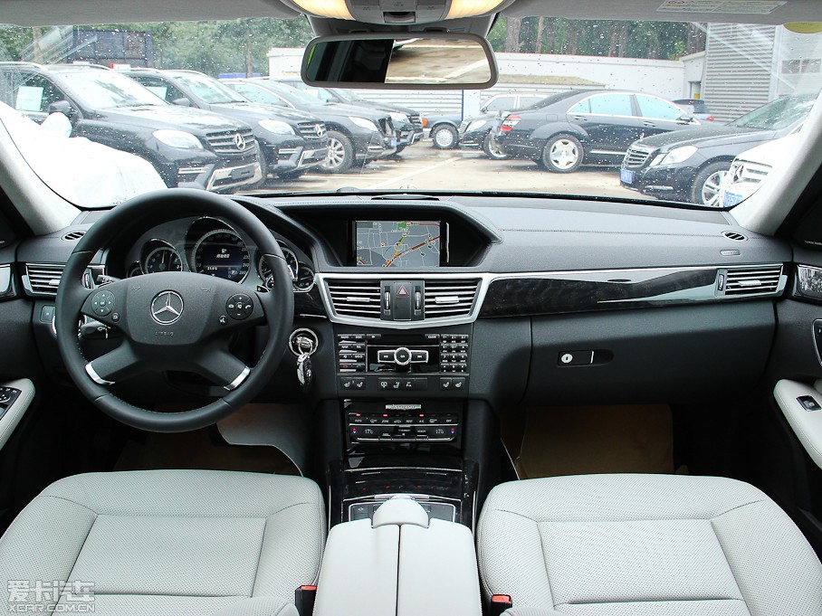 2013YE E 300L rкA