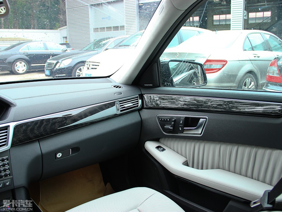 2013YE E 300L rкA