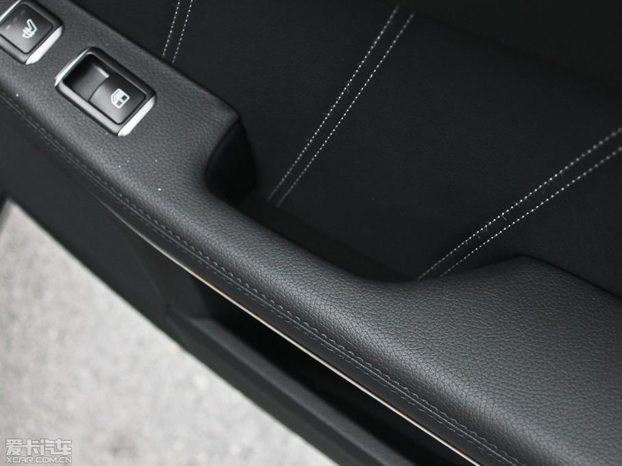 2014��YE�� E 300L