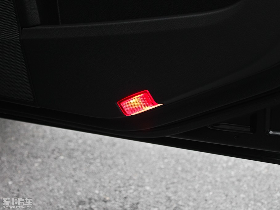 2014��YE�� E 300L