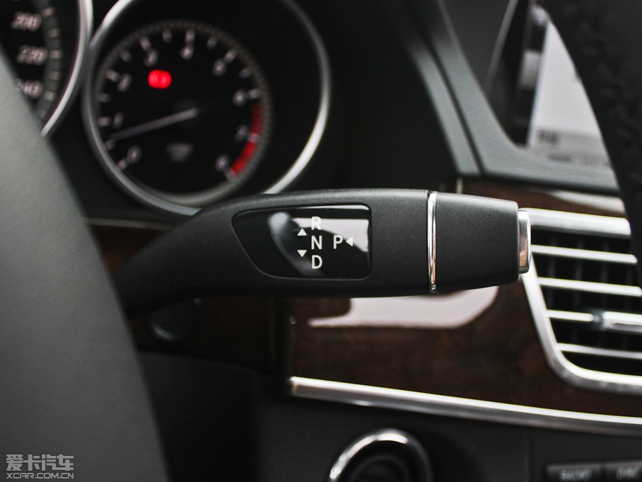 2014��YE�� E 300L